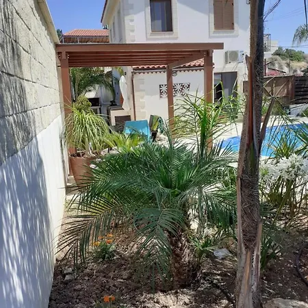 2 Bedroom With Private Pool In Peaceful Residential Area