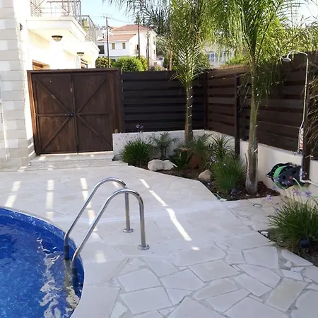 2 Bedroom With Private Pool In Peaceful Residential Area