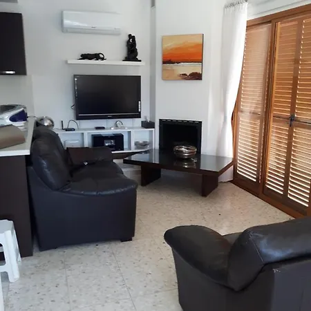 2 Bedroom With Private Pool In Peaceful Residential Area